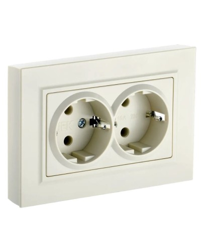 Розетка 2-местная с з/к РСш12-3-БрКр бежевый BRITE (BR-R24-16-K10-F). Розетка с заземлением с защитными шторками в сборе. IEK в Назрани